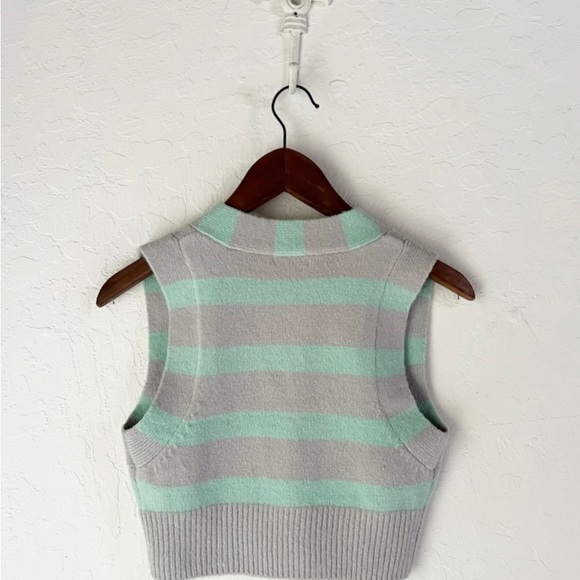 FL&L 🍋 Knits Striped Crop Top Sweater - Picture 3 of 3